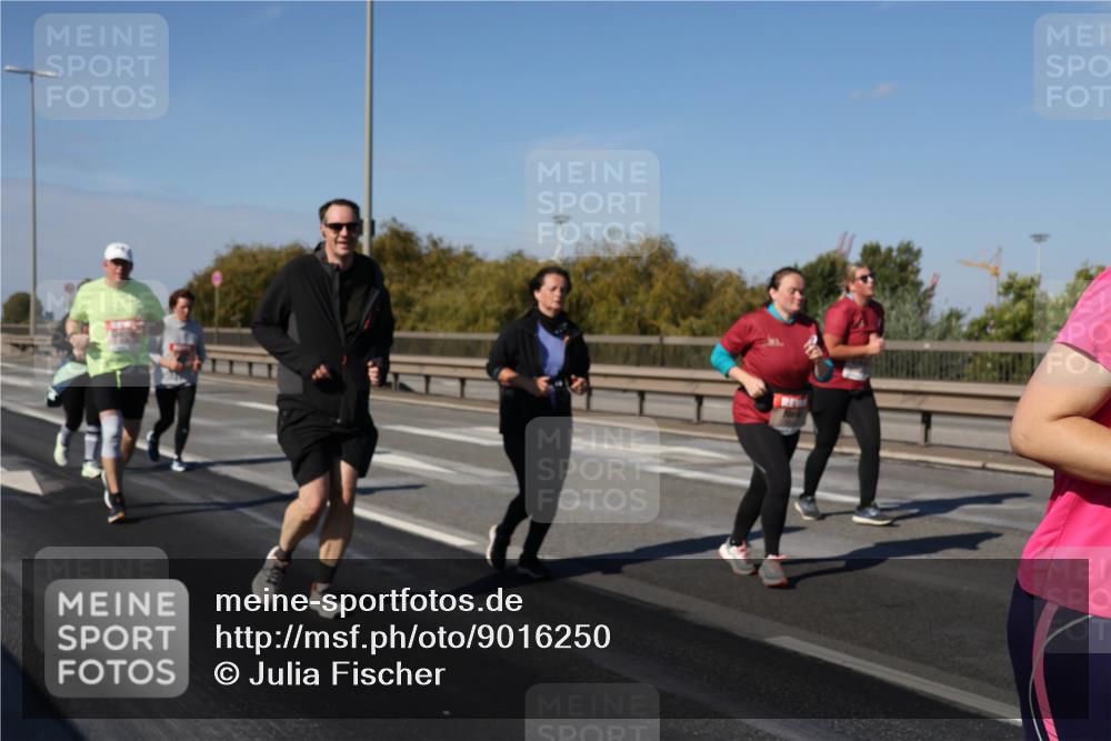 03.10.2025 - Köhlbrandbrückenlauf Julia Fischer http://msf.ph/oto/9016250 03.10.2025 13:17:19 Position 3  meine-sportfotos.de