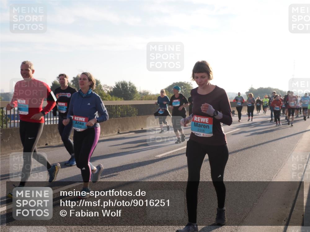 03.10.2025 - Köhlbrandbrückenlauf Fabian Wolf http://msf.ph/oto/9016251 03.10.2025 09:25:55 Position 3 2321, 2258, 2316 meine-sportfotos.de
