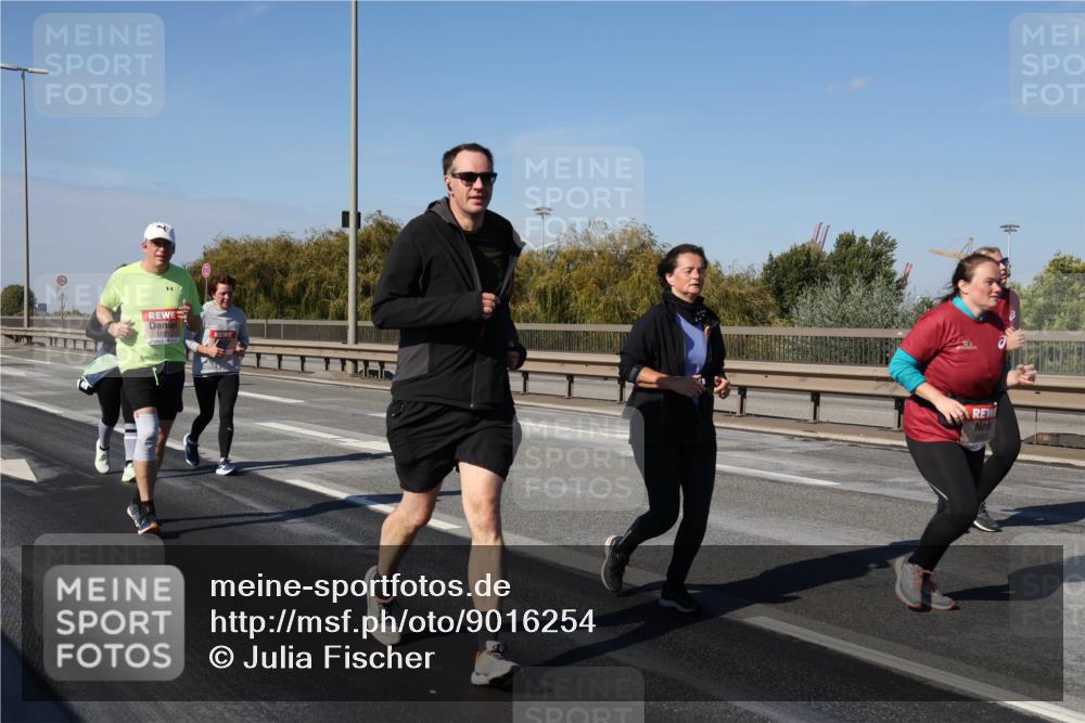 03.10.2025 - Köhlbrandbrückenlauf Julia Fischer http://msf.ph/oto/9016254 03.10.2025 13:17:20 Position 3 6201 meine-sportfotos.de