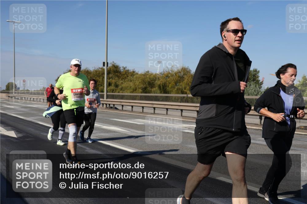 03.10.2025 - Köhlbrandbrückenlauf Julia Fischer http://msf.ph/oto/9016257 03.10.2025 13:17:21 Position 3 1029 meine-sportfotos.de
