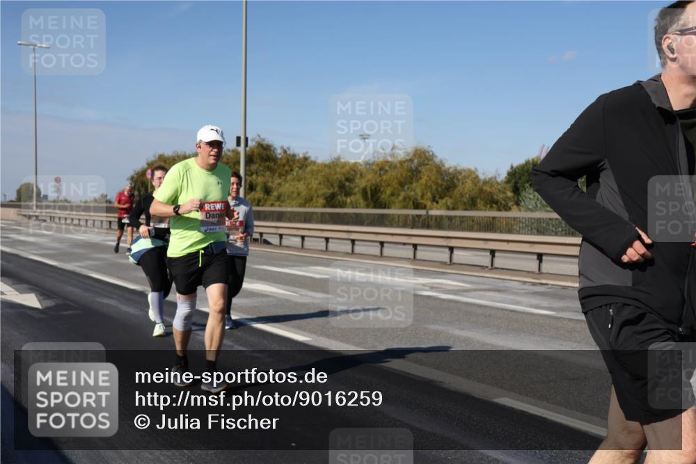 03.10.2025 - Köhlbrandbrückenlauf Julia Fischer http://msf.ph/oto/9016259 03.10.2025 13:17:21 Position 3  meine-sportfotos.de