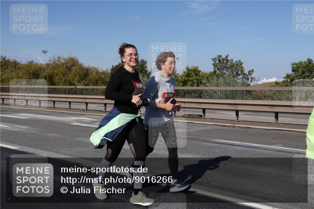 03.10.2025 - Köhlbrandbrückenlauf Julia Fischer http://msf.ph/oto/9016266 03.10.2025 13:17:23 Position 3  meine-sportfotos.de