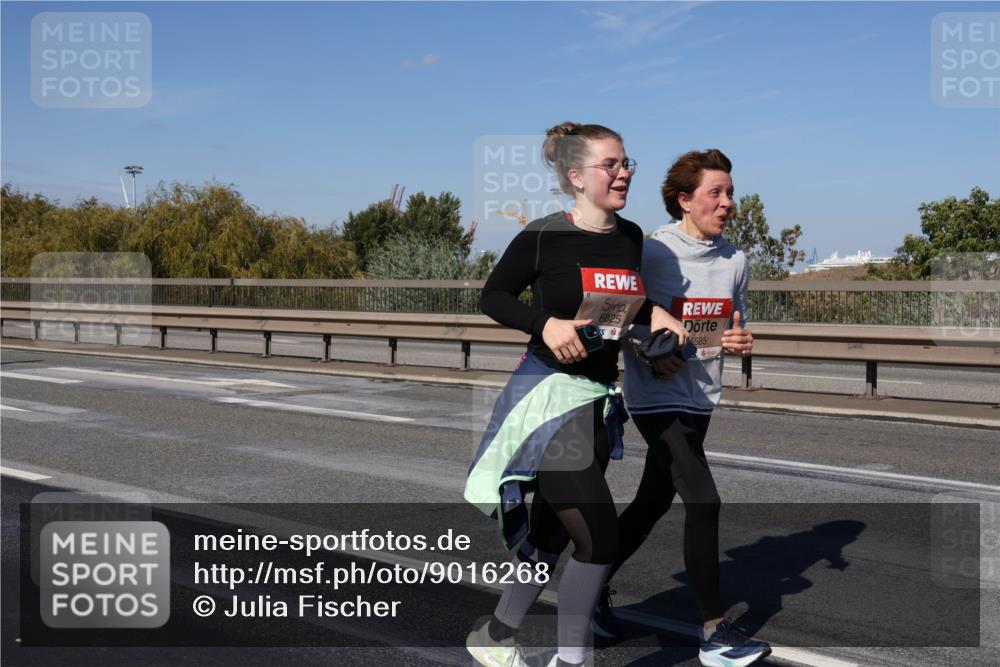 03.10.2025 - Köhlbrandbrückenlauf Julia Fischer http://msf.ph/oto/9016268 03.10.2025 13:17:24 Position 3 6825, 585 meine-sportfotos.de