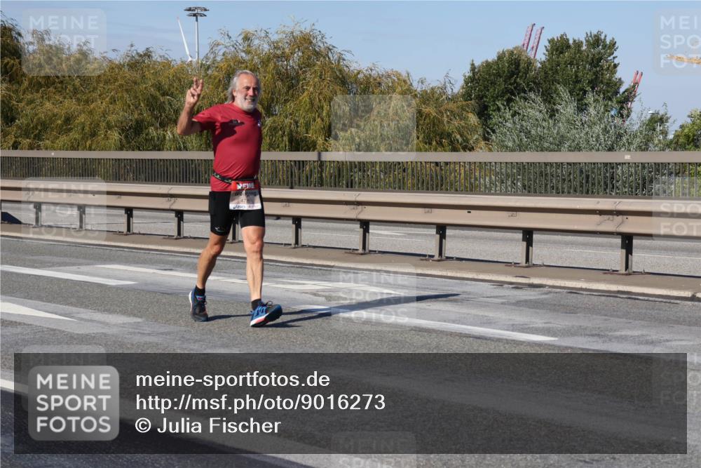 03.10.2025 - Köhlbrandbrückenlauf Julia Fischer http://msf.ph/oto/9016273 03.10.2025 13:17:27 Position 3 4789 meine-sportfotos.de