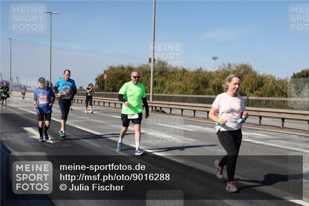 03.10.2025 - Köhlbrandbrückenlauf Julia Fischer http://msf.ph/oto/9016288 03.10.2025 13:17:35 Position 3  meine-sportfotos.de