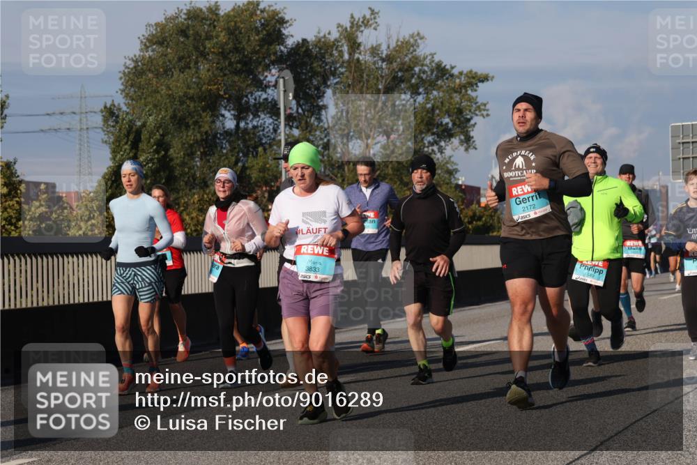 03.10.2025 - Köhlbrandbrückenlauf Luisa Fischer http://msf.ph/oto/9016289 03.10.2025 11:01:49 Position 3 3833, 2172, 1549 meine-sportfotos.de