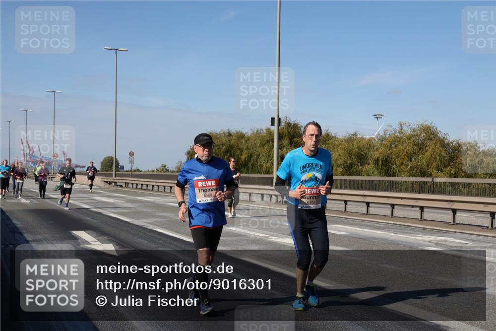 03.10.2025 - Köhlbrandbrückenlauf Julia Fischer http://msf.ph/oto/9016301 03.10.2025 13:17:38 Position 3 6560, 6402 meine-sportfotos.de