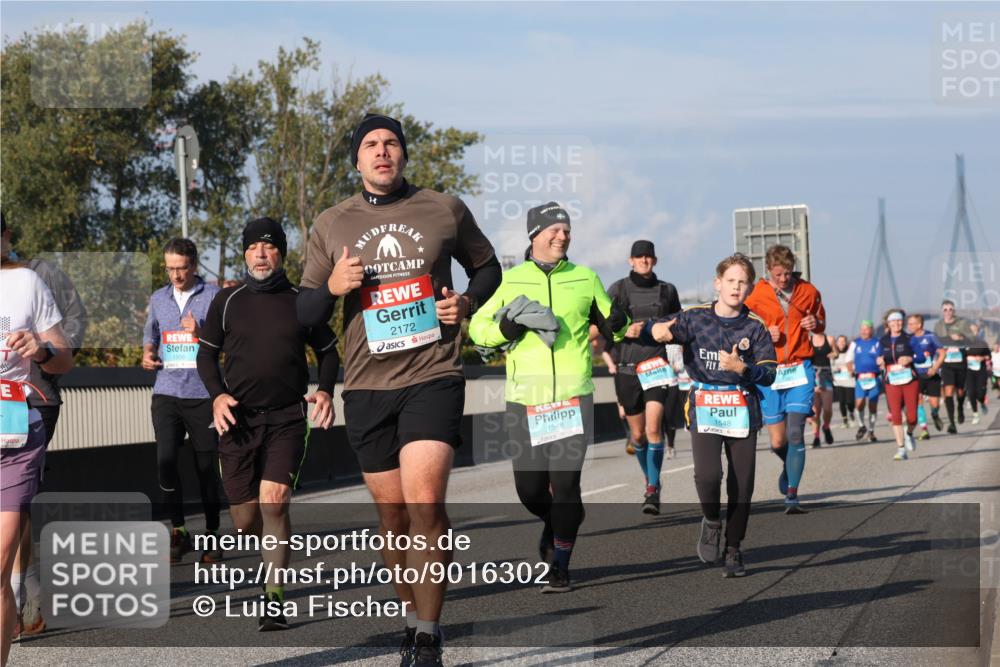 03.10.2025 - Köhlbrandbrückenlauf Luisa Fischer http://msf.ph/oto/9016302 03.10.2025 11:01:50 Position 3 1556, 2172, 1549, 1548 meine-sportfotos.de