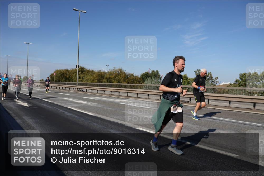 03.10.2025 - Köhlbrandbrückenlauf Julia Fischer http://msf.ph/oto/9016314 03.10.2025 13:17:46 Position 3  meine-sportfotos.de