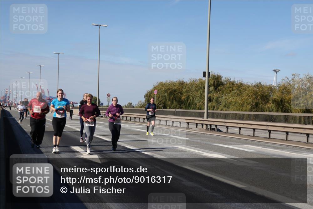 03.10.2025 - Köhlbrandbrückenlauf Julia Fischer http://msf.ph/oto/9016317 03.10.2025 13:17:47 Position 3  meine-sportfotos.de