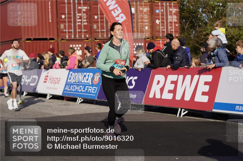03.10.2025 - Köhlbrandbrückenlauf Michael Burmester http://msf.ph/oto/9016320 03.10.2025 10:15:41 Ziel 1314, 1446, 1492, 1529, 1565, 1752, 2056, 2118, 2758, 2813, 2816, 2954, 2956, 2996, 3106, 3107, 3219, 3220, 3276, 3580, 3725, 3748, 3816, 3827 meine-sportfotos.de
