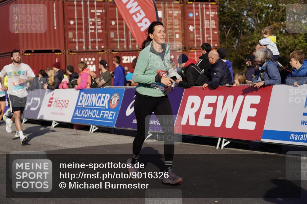 03.10.2025 - Köhlbrandbrückenlauf Michael Burmester http://msf.ph/oto/9016326 03.10.2025 10:15:41 Ziel 1314, 1446, 1492, 1529, 1565, 1752, 2056, 2118, 2758, 2813, 2816, 2954, 2956, 2996, 3106, 3107, 3219, 3220, 3276, 3580, 3725, 3748, 3816, 3827 meine-sportfotos.de