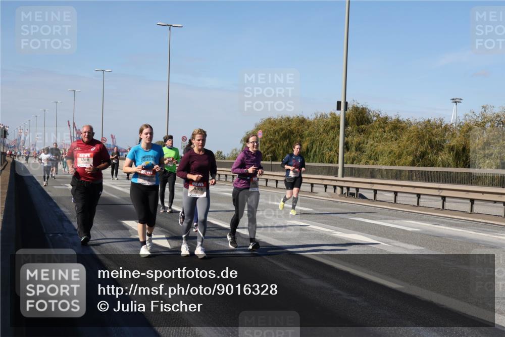 03.10.2025 - Köhlbrandbrückenlauf Julia Fischer http://msf.ph/oto/9016328 03.10.2025 13:17:49 Position 3 5584 meine-sportfotos.de