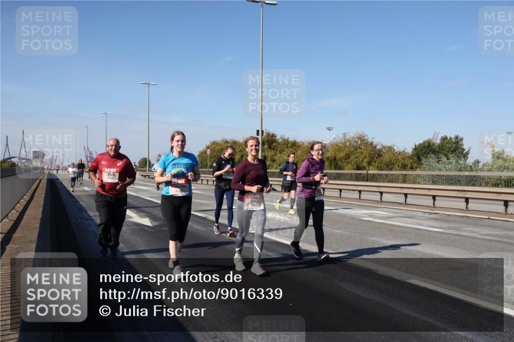03.10.2025 - Köhlbrandbrückenlauf Julia Fischer http://msf.ph/oto/9016339 03.10.2025 13:17:51 Position 3 6401 meine-sportfotos.de