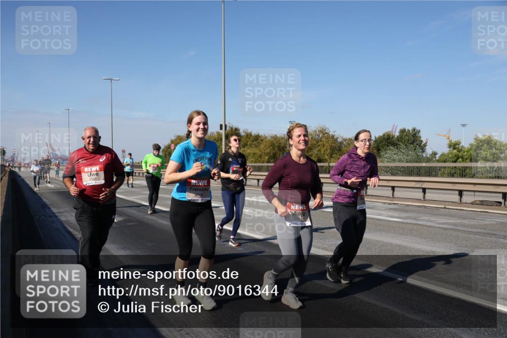03.10.2025 - Köhlbrandbrückenlauf Julia Fischer http://msf.ph/oto/9016344 03.10.2025 13:17:52 Position 3 5584, 6399 meine-sportfotos.de