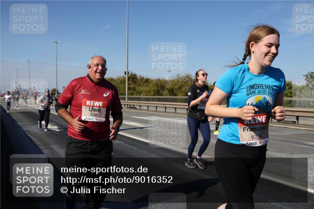 03.10.2025 - Köhlbrandbrückenlauf Julia Fischer http://msf.ph/oto/9016352 03.10.2025 13:17:53 Position 3 5584, 6399 meine-sportfotos.de