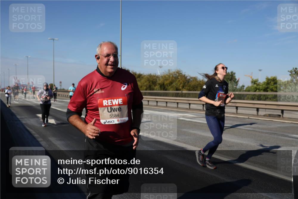 03.10.2025 - Köhlbrandbrückenlauf Julia Fischer http://msf.ph/oto/9016354 03.10.2025 13:17:54 Position 3 5584 meine-sportfotos.de