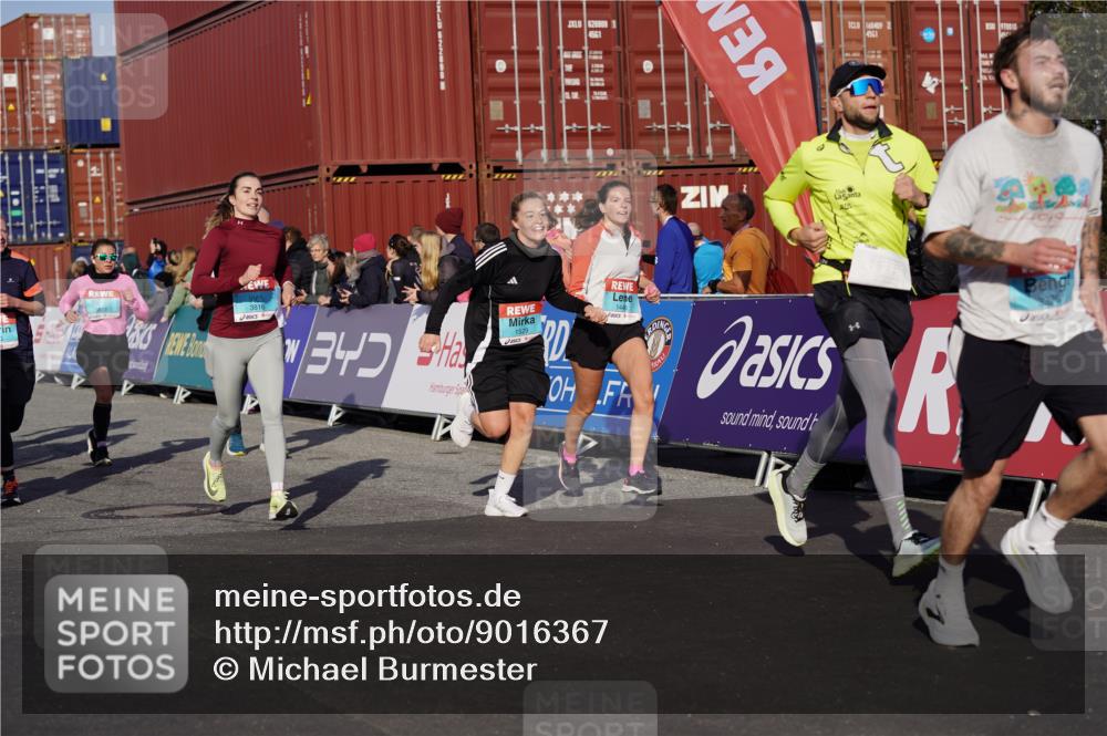 03.10.2025 - Köhlbrandbrückenlauf Michael Burmester http://msf.ph/oto/9016367 03.10.2025 10:15:43 Ziel 1314, 1446, 1492, 1529, 1537, 1565, 1752, 2056, 2118, 2155, 2758, 2813, 2816, 2954, 2956, 3106, 3107, 3219, 3220, 3276, 3580, 3725, 3748, 3816, 3827 meine-sportfotos.de