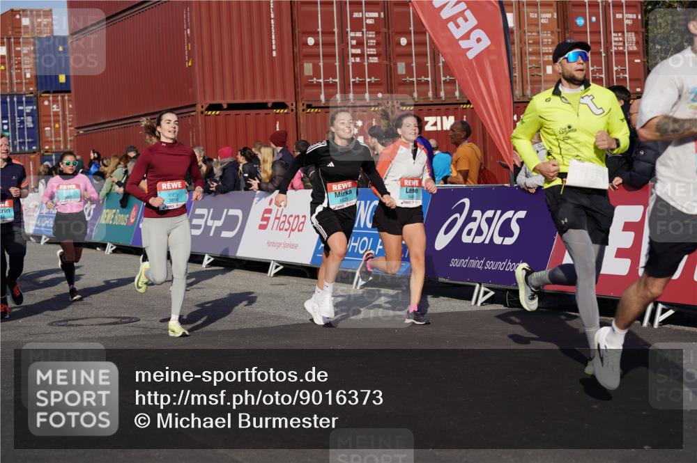 03.10.2025 - Köhlbrandbrückenlauf Michael Burmester http://msf.ph/oto/9016373 03.10.2025 10:15:43 Ziel 1314, 1446, 1492, 1529, 1537, 1565, 1752, 2056, 2118, 2155, 2758, 2813, 2816, 2954, 2956, 3106, 3107, 3219, 3220, 3276, 3580, 3725, 3748, 3816, 3827 meine-sportfotos.de