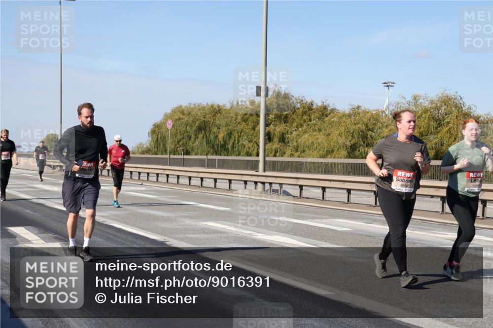 03.10.2025 - Köhlbrandbrückenlauf Julia Fischer http://msf.ph/oto/9016391 03.10.2025 13:18:04 Position 3 4884, 5564 meine-sportfotos.de