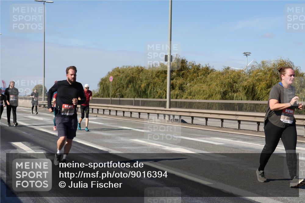 03.10.2025 - Köhlbrandbrückenlauf Julia Fischer http://msf.ph/oto/9016394 03.10.2025 13:18:04 Position 3 4884 meine-sportfotos.de