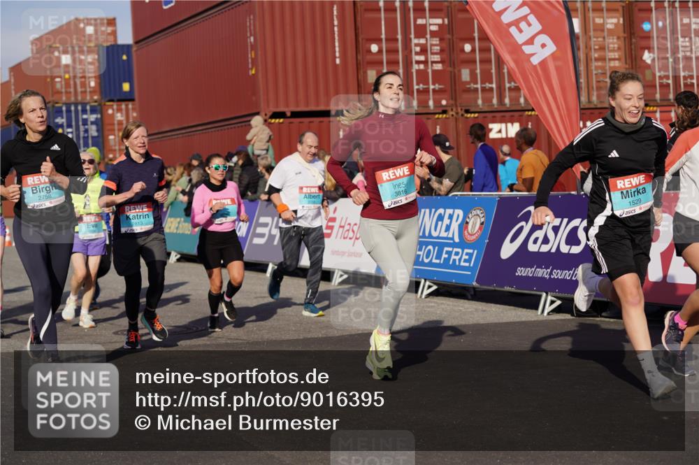 03.10.2025 - Köhlbrandbrückenlauf Michael Burmester http://msf.ph/oto/9016395 03.10.2025 10:15:43 Ziel 1314, 1446, 1492, 1529, 1537, 1565, 1752, 2056, 2118, 2155, 2758, 2813, 2816, 2954, 2956, 3106, 3107, 3219, 3220, 3276, 3580, 3725, 3748, 3816, 3827 meine-sportfotos.de