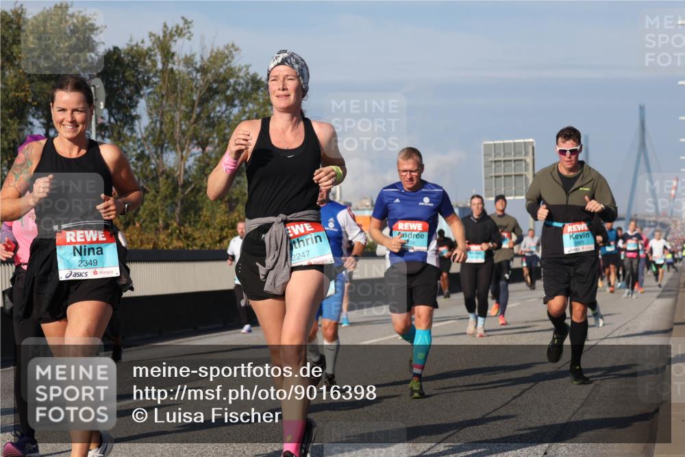 03.10.2025 - Köhlbrandbrückenlauf Luisa Fischer http://msf.ph/oto/9016398 03.10.2025 11:02:00 Position 3 2349, 2247, 206, 2965 meine-sportfotos.de
