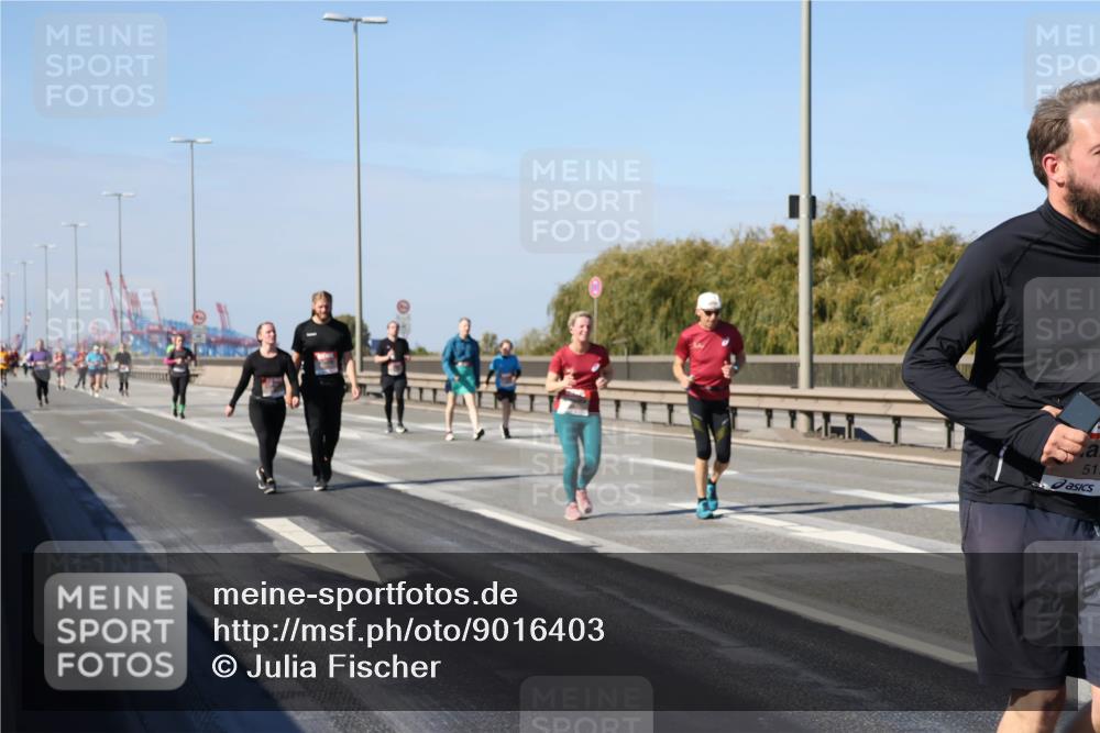 03.10.2025 - Köhlbrandbrückenlauf Julia Fischer http://msf.ph/oto/9016403 03.10.2025 13:18:07 Position 3 51 meine-sportfotos.de