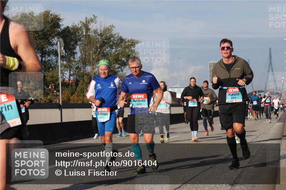 03.10.2025 - Köhlbrandbrückenlauf Luisa Fischer http://msf.ph/oto/9016404 03.10.2025 11:02:01 Position 3 3505, 3506, 2965 meine-sportfotos.de
