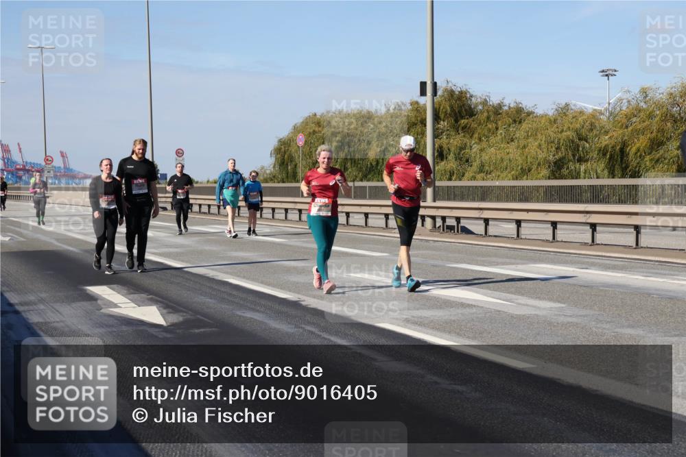 03.10.2025 - Köhlbrandbrückenlauf Julia Fischer http://msf.ph/oto/9016405 03.10.2025 13:18:08 Position 3  meine-sportfotos.de