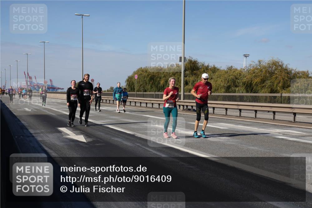 03.10.2025 - Köhlbrandbrückenlauf Julia Fischer http://msf.ph/oto/9016409 03.10.2025 13:18:09 Position 3  meine-sportfotos.de