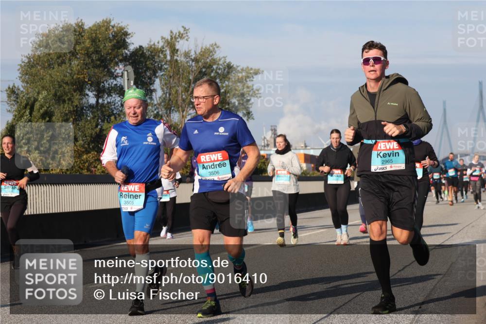 03.10.2025 - Köhlbrandbrückenlauf Luisa Fischer http://msf.ph/oto/9016410 03.10.2025 11:02:01 Position 3 1868, 3505, 2965, 3506 meine-sportfotos.de