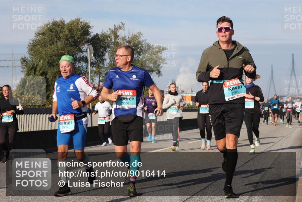 03.10.2025 - Köhlbrandbrückenlauf Luisa Fischer http://msf.ph/oto/9016414 03.10.2025 11:02:02 Position 3 3505, 3506, 2965 meine-sportfotos.de
