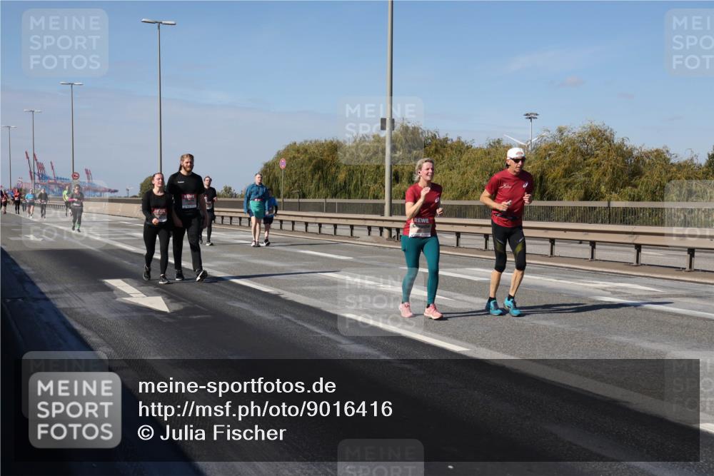 03.10.2025 - Köhlbrandbrückenlauf Julia Fischer http://msf.ph/oto/9016416 03.10.2025 13:18:10 Position 3  meine-sportfotos.de