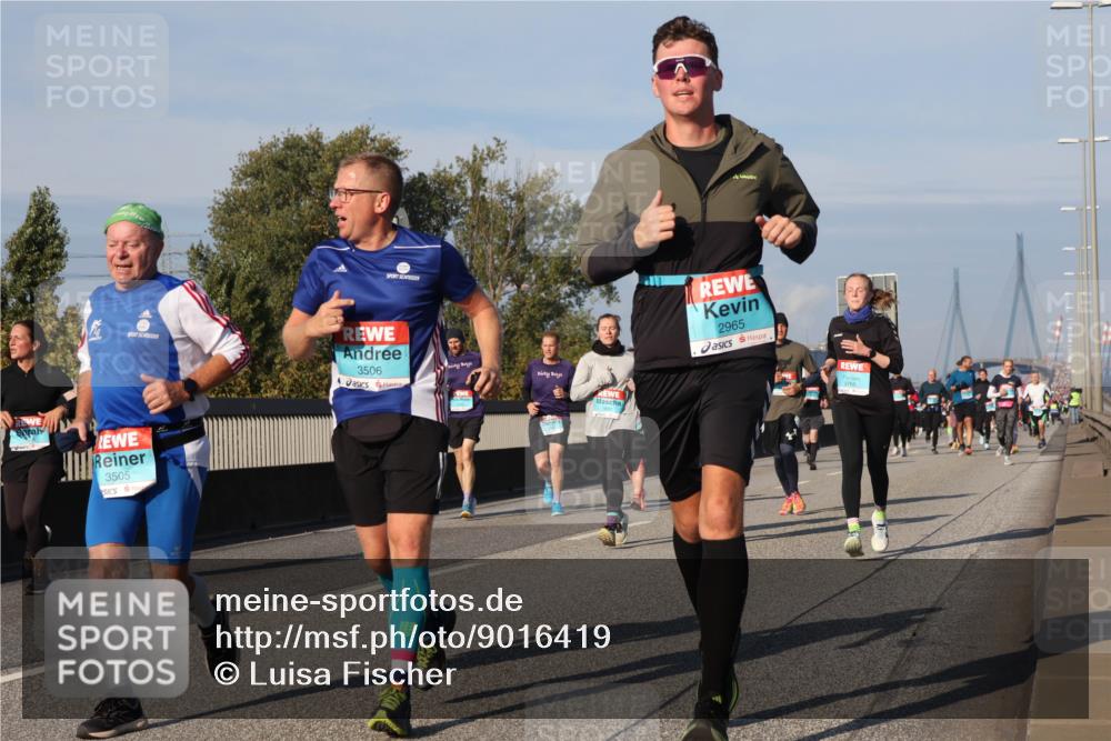 03.10.2025 - Köhlbrandbrückenlauf Luisa Fischer http://msf.ph/oto/9016419 03.10.2025 11:02:02 Position 3 3506, 3505, 2965, 3765 meine-sportfotos.de
