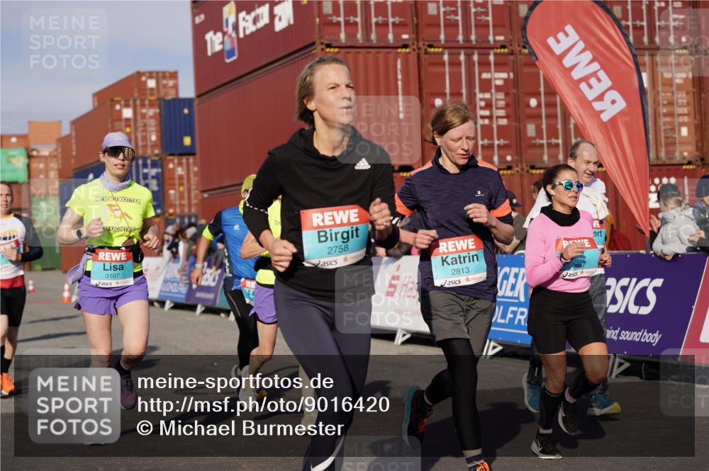 03.10.2025 - Köhlbrandbrückenlauf Michael Burmester http://msf.ph/oto/9016420 03.10.2025 10:15:45 Ziel 1314, 1446, 1529, 1537, 1979, 2056, 2155, 2758, 2813, 2816, 2954, 2956, 3106, 3107, 3276, 3580, 3725, 3748, 3816, 3827 meine-sportfotos.de
