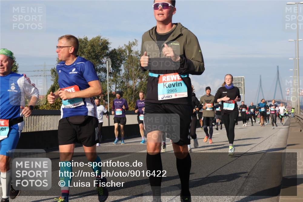 03.10.2025 - Köhlbrandbrückenlauf Luisa Fischer http://msf.ph/oto/9016422 03.10.2025 11:02:03 Position 3 5, 3506, 2965 meine-sportfotos.de
