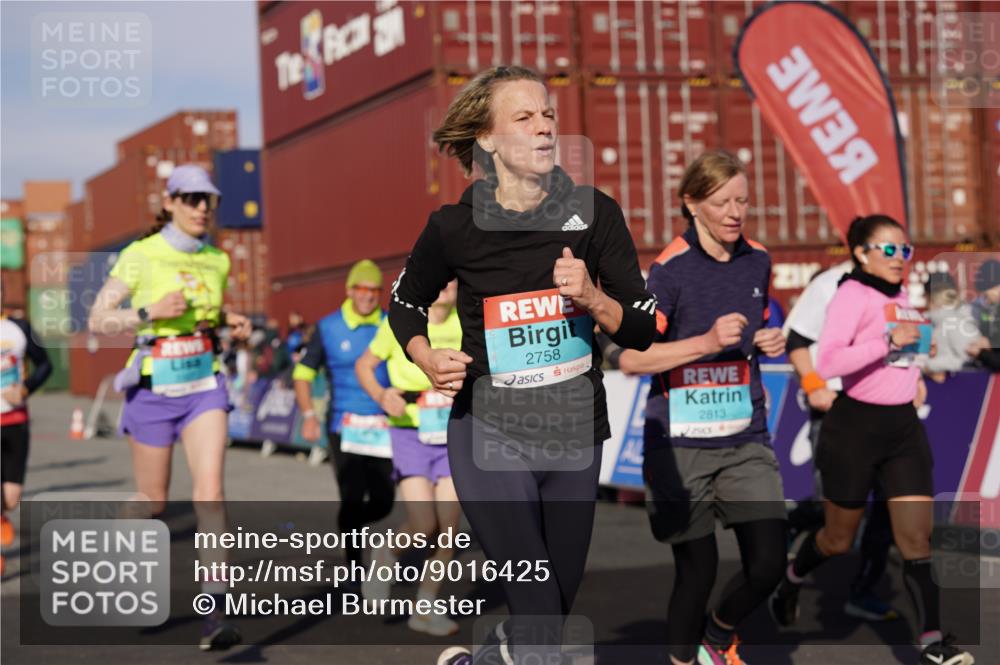 03.10.2025 - Köhlbrandbrückenlauf Michael Burmester http://msf.ph/oto/9016425 03.10.2025 10:15:45 Ziel 1314, 1446, 1529, 1537, 1979, 2056, 2155, 2758, 2813, 2816, 2954, 2956, 3106, 3107, 3276, 3580, 3725, 3748, 3816, 3827 meine-sportfotos.de