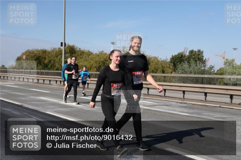 03.10.2025 - Köhlbrandbrückenlauf Julia Fischer http://msf.ph/oto/9016432 03.10.2025 13:18:15 Position 3 5201 meine-sportfotos.de