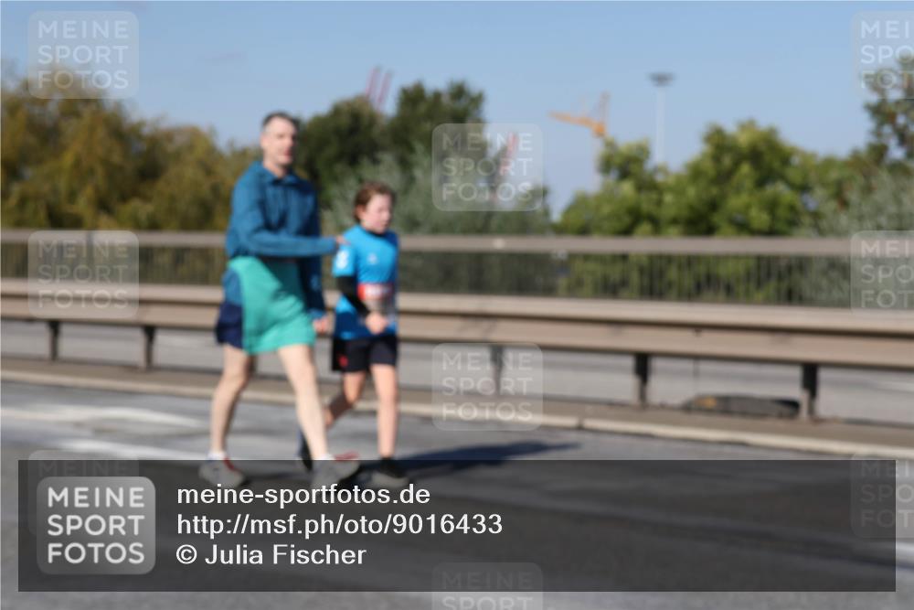 03.10.2025 - Köhlbrandbrückenlauf Julia Fischer http://msf.ph/oto/9016433 03.10.2025 13:18:20 Position 3  meine-sportfotos.de