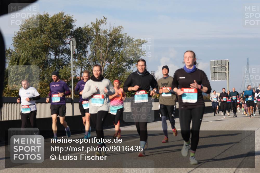 03.10.2025 - Köhlbrandbrückenlauf Luisa Fischer http://msf.ph/oto/9016435 03.10.2025 11:02:04 Position 3  meine-sportfotos.de