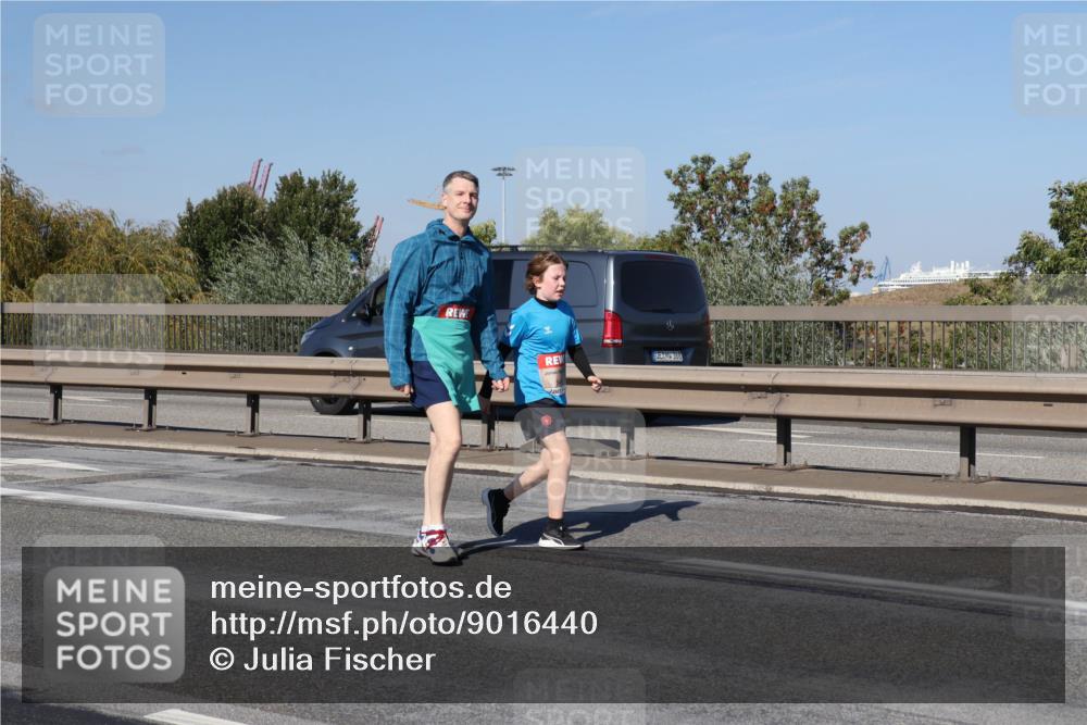 03.10.2025 - Köhlbrandbrückenlauf Julia Fischer http://msf.ph/oto/9016440 03.10.2025 13:18:21 Position 3 388 meine-sportfotos.de