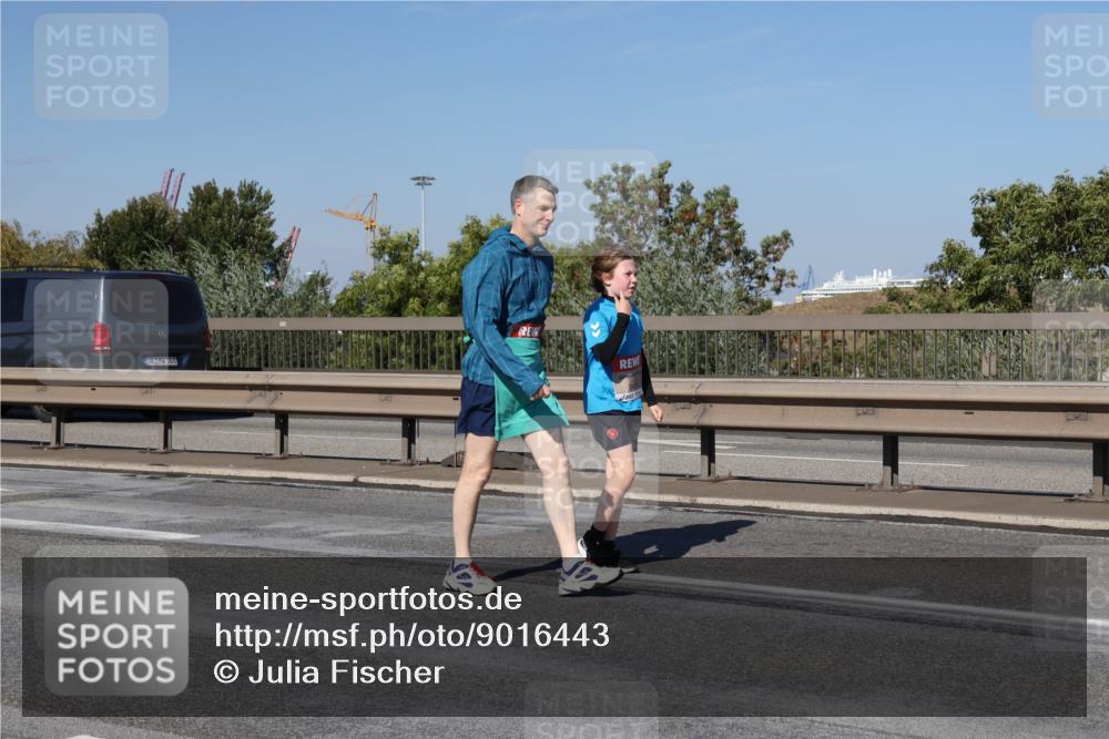 03.10.2025 - Köhlbrandbrückenlauf Julia Fischer http://msf.ph/oto/9016443 03.10.2025 13:18:22 Position 3  meine-sportfotos.de