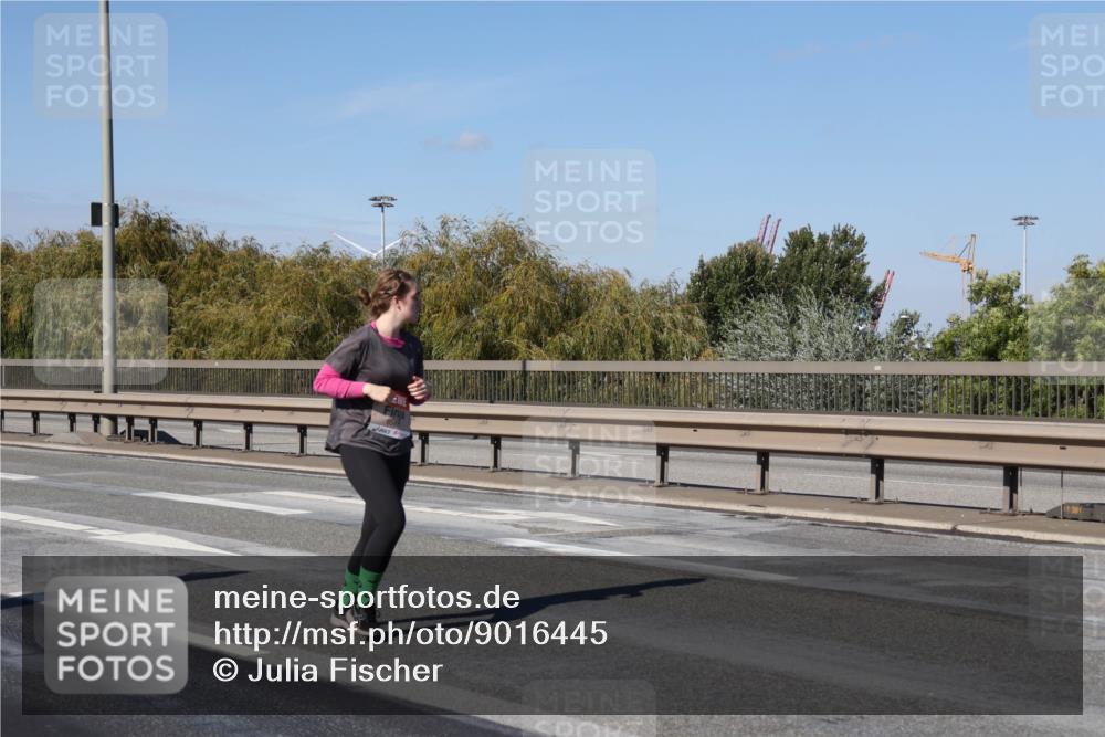 03.10.2025 - Köhlbrandbrückenlauf Julia Fischer http://msf.ph/oto/9016445 03.10.2025 13:18:26 Position 3  meine-sportfotos.de