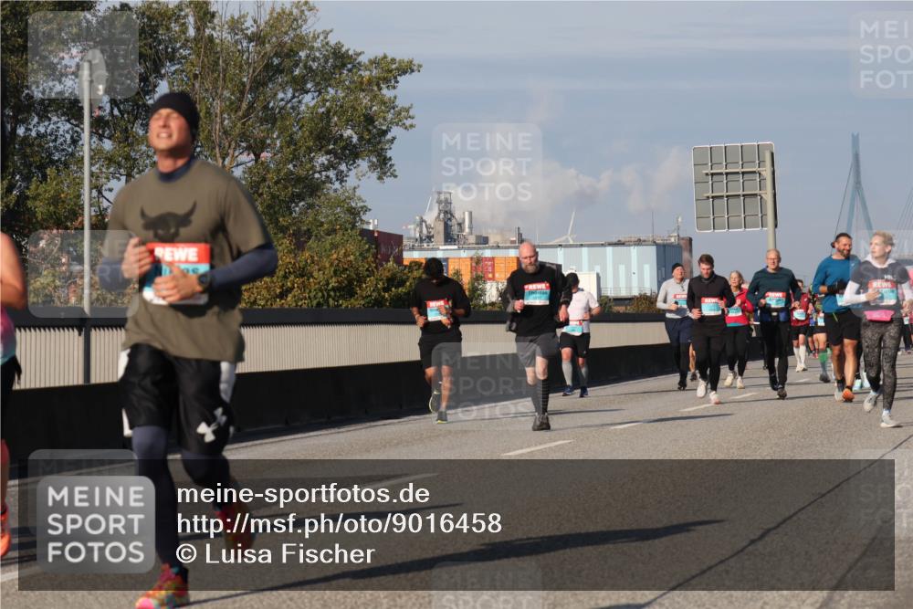 03.10.2025 - Köhlbrandbrückenlauf Luisa Fischer http://msf.ph/oto/9016458 03.10.2025 11:02:06 Position 3  meine-sportfotos.de