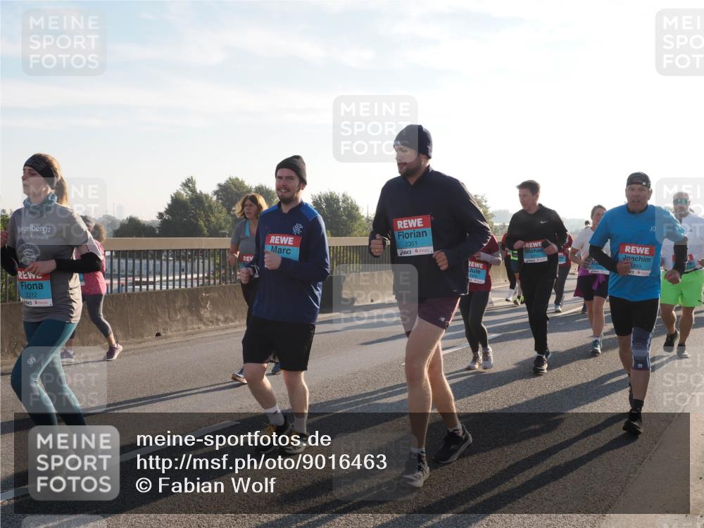 03.10.2025 - Köhlbrandbrückenlauf Fabian Wolf http://msf.ph/oto/9016463 03.10.2025 09:26:03 Position 3 2212, 2351, 2465, 3393 meine-sportfotos.de