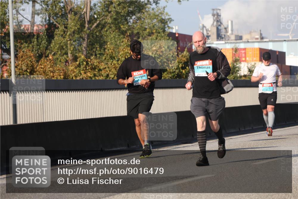 03.10.2025 - Köhlbrandbrückenlauf Luisa Fischer http://msf.ph/oto/9016479 03.10.2025 11:02:08 Position 3 1941 meine-sportfotos.de