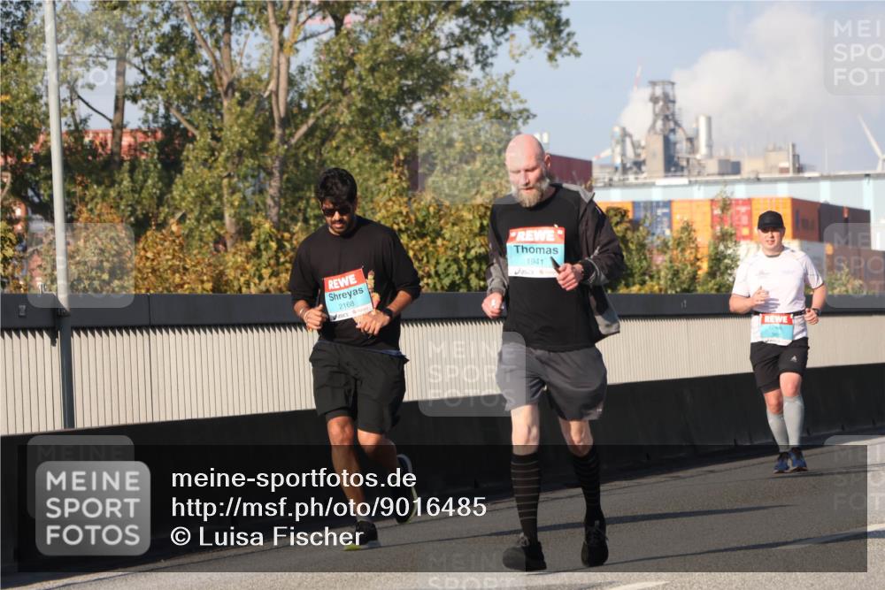 03.10.2025 - Köhlbrandbrückenlauf Luisa Fischer http://msf.ph/oto/9016485 03.10.2025 11:02:09 Position 3 2168, 1941 meine-sportfotos.de