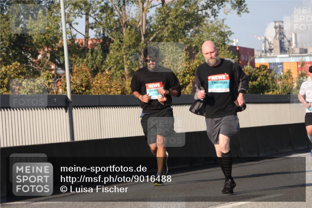 03.10.2025 - Köhlbrandbrückenlauf Luisa Fischer http://msf.ph/oto/9016488 03.10.2025 11:02:09 Position 3 2168, 1941 meine-sportfotos.de