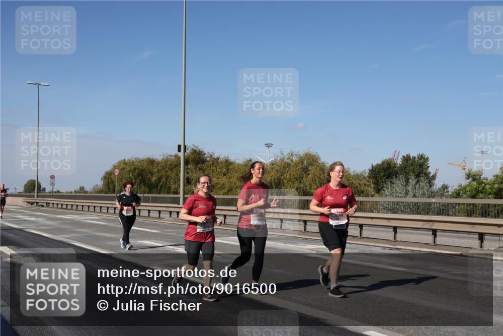 03.10.2025 - Köhlbrandbrückenlauf Julia Fischer http://msf.ph/oto/9016500 03.10.2025 13:18:40 Position 3  meine-sportfotos.de